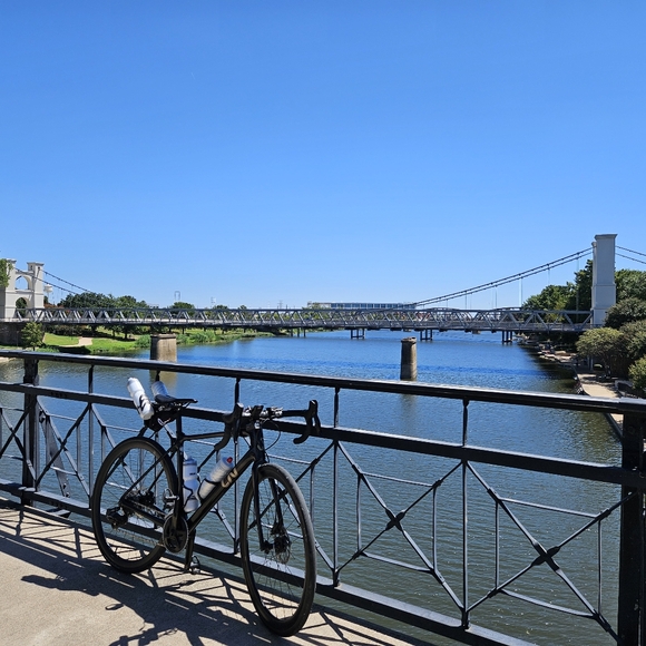 Meet your Posher, Sarah - Picture 1 of 1